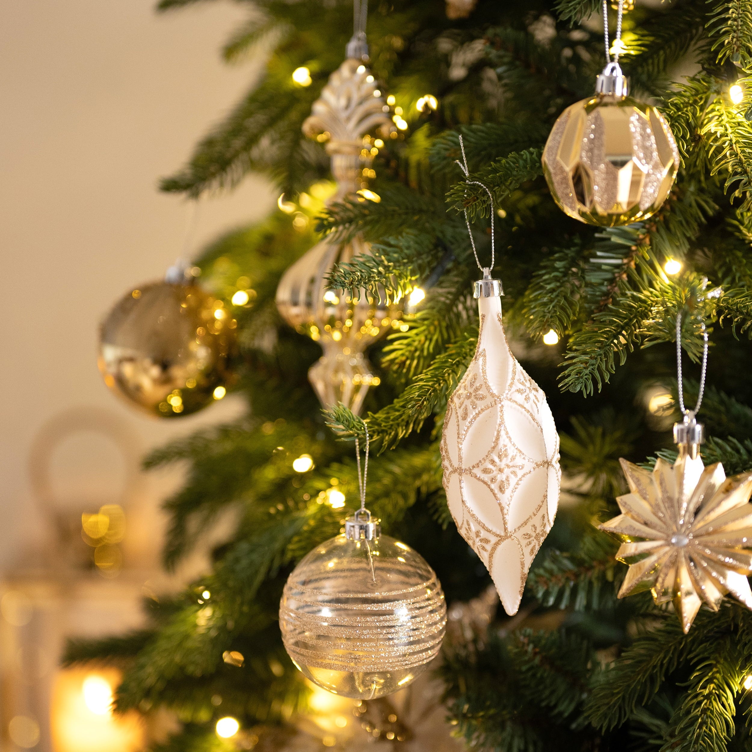 80Ct Christmas Ornaments Set, White Gold Christmas Tree Ornaments for Holiday Party Decor