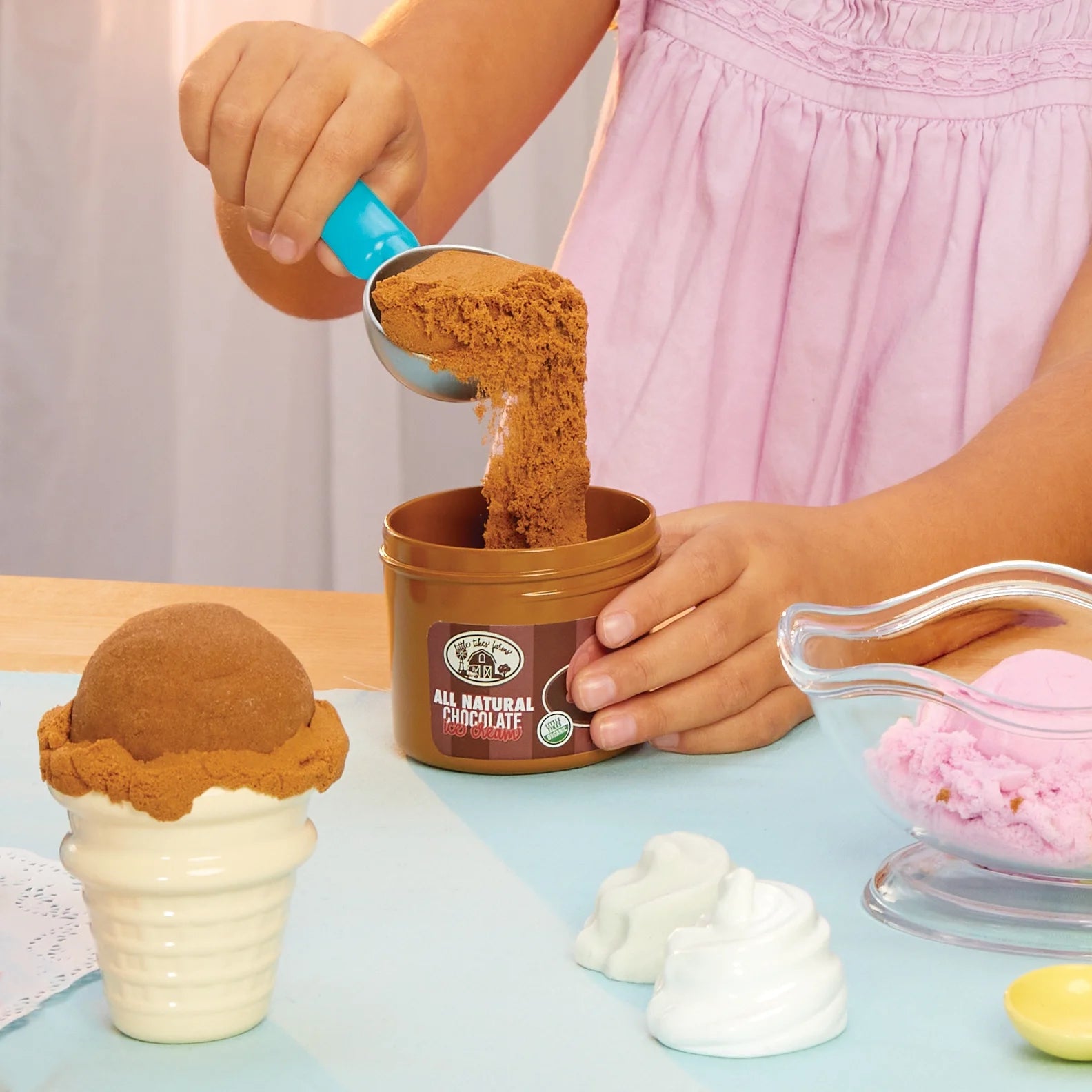 Creative Chefs Ice Cream Play Set with Make-It Mix Play Sand, 20 Accessories, Realistic Pretend Play Experience for Children Ages 3 and Up