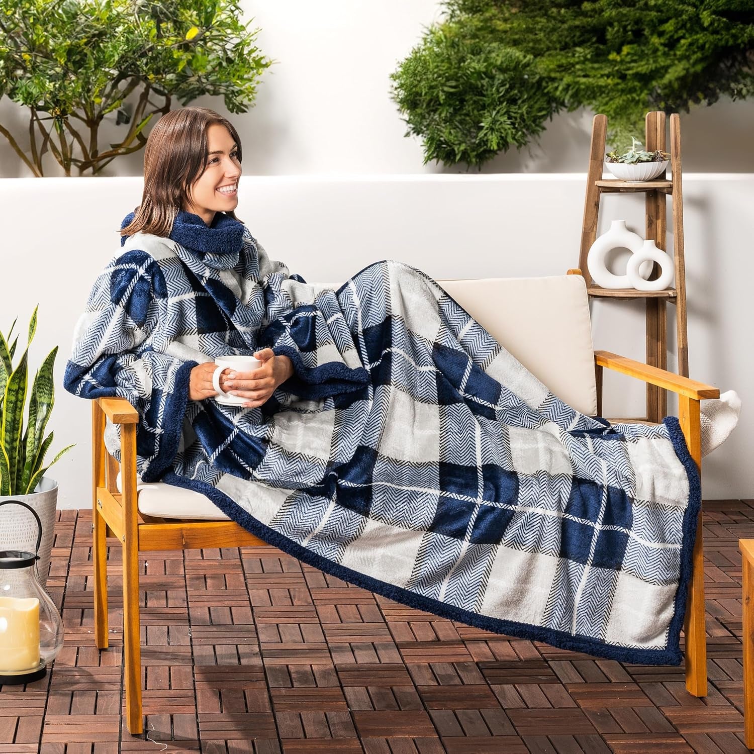Cozy Sherpa Wearable Blanket with Sleeves & Pocket - Perfect Christmas Gift for Women & Men in Navy Blue Plaid