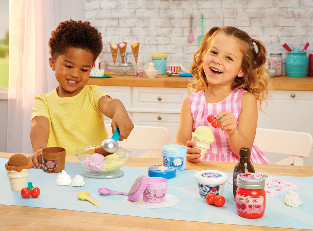 Creative Chefs Ice Cream Play Set with Make-It Mix Play Sand, 20 Accessories, Realistic Pretend Play Experience for Children Ages 3 and Up