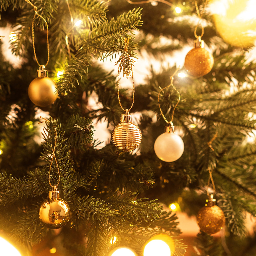 100Ct Mini Christmas Ornaments, White Gold Hanging Christmas Tree Ornaments for Holidy Decor