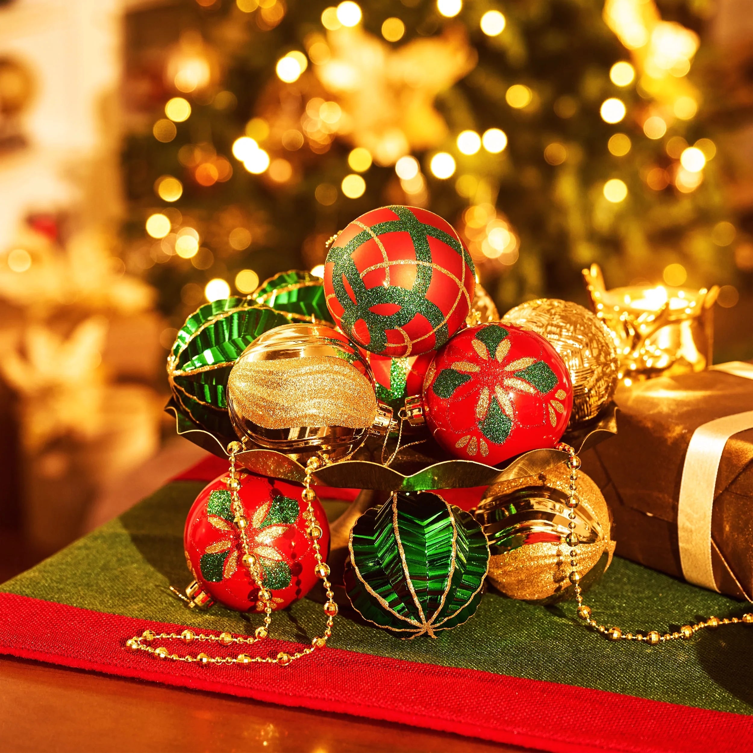 16Ct 3.15" Christmas Ornaments, Red Green Gold Christmas Balls Ornaments for Party Decor